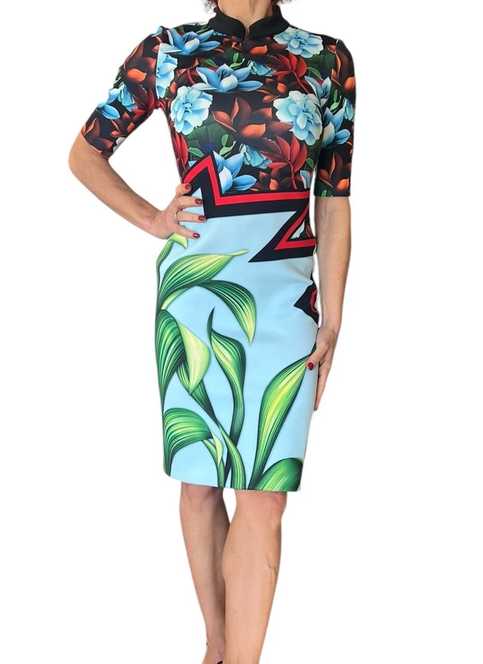 VESTIDO DE BUCEO DE NEOPRENO TRÉBOL CAÑÓN FLORAL CEÑIDO AL CUERPO MANGA CORTA Foto 2 de 4