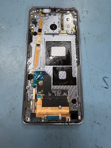 LCD & Cracked Digitizer LG G7 THINQ Phone OEM Part - FAST SHIP TOUCH IS GOOD - Picture 1 of 8