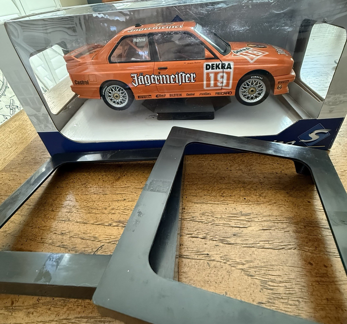 SOLIDO 1:18 BMW M3 E30 DTM 1992 JAGERMEISTER #19 HAHNE Racing Car