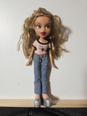 Bratz MGA Yasmin Doll with outfit See Pics VGUC C39