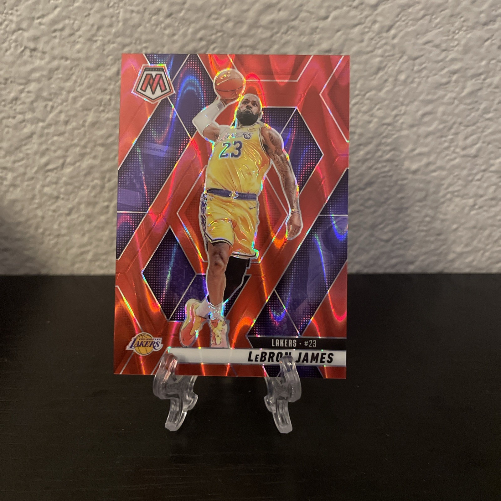 LEBRON JAMES 2024-25 Panini Mosaic 155/299 Red Seismic #180 Los Angeles Lakers