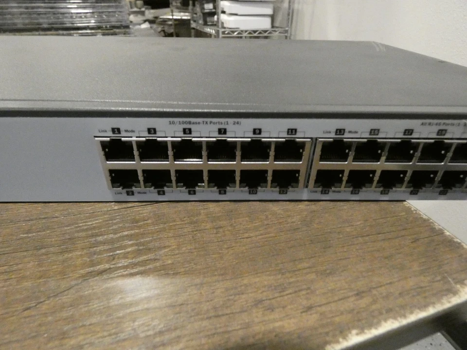 HP Procurve HPE 2620-24 Port | Gigabit Ethernet Switch J9623A-60101 Layer 3 - Image 3 of 4