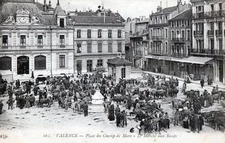 CPA 26 VALENCE PLACE DU CHAMP DE MARS LE MARCHE AUX BOEUFS (CPA ANIMEE