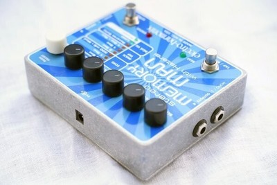 Electro-Harmonix Memory Man Stereo with Hazarai Looper Guitar 