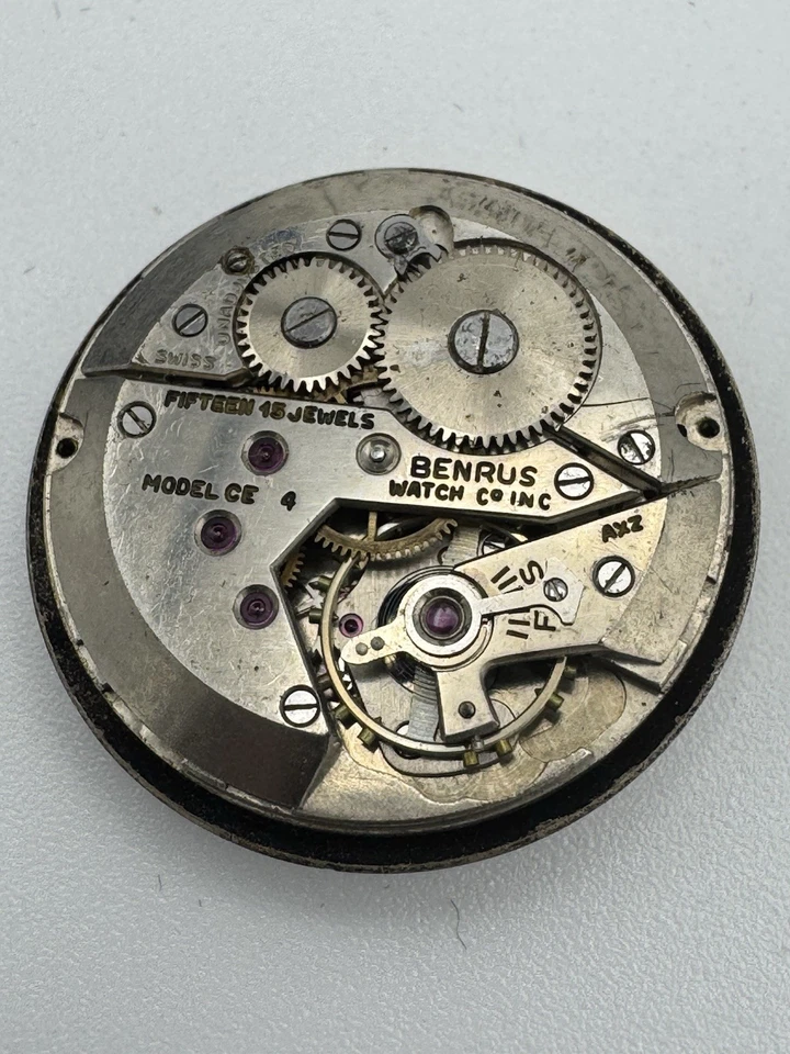 Movimiento Reloj Pulsera Puntero Día/Fecha Benrus CE4 De Colección Para Piezas O Reparación Foto 2 de 4