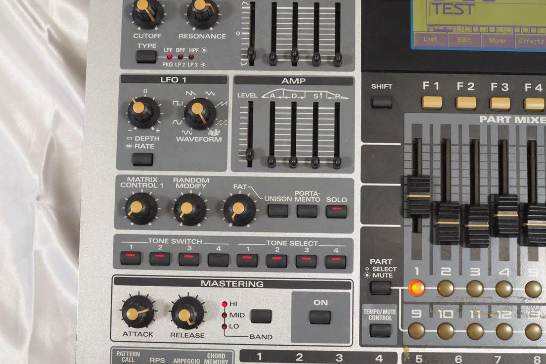 動作確認済み　Roland MC-909 Groovebox サンプラー Roland - MC-909 | Sampling Groovebox