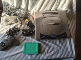 Sega Saturn HST0004 Grey Console +  2 controllers & 4-in-1 Cart  *TESTED*