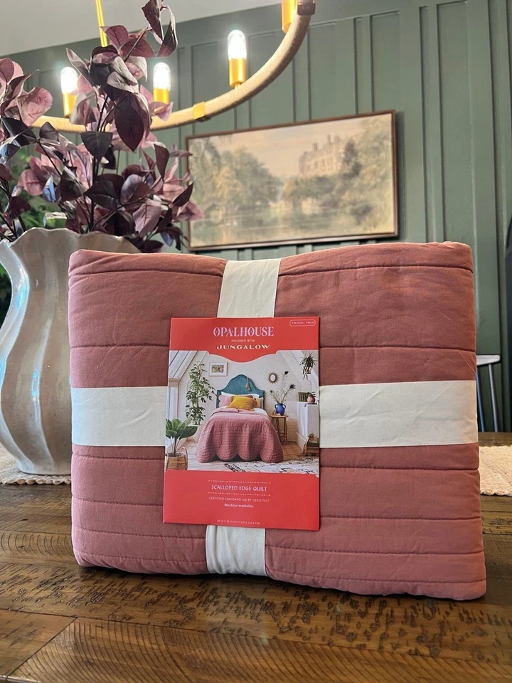 Twin/Twin XL Scalloped Edge Quilt – Light Terracotta – Brand New - Image 3 of 4