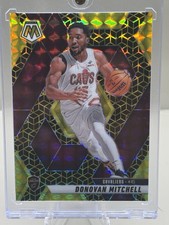 2024-25 Panini Mosaic - Donovan Mitchell #102 Spectris Gold Mosaic Prizm /10