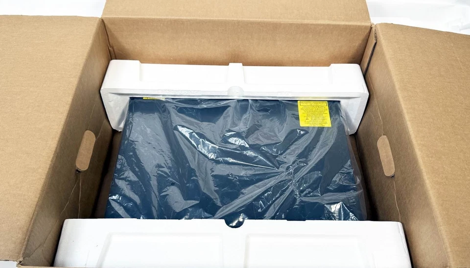 Cisco WS-C3650-48FS-L Catalyst 3650 48x 10/100/1000 4x 1G Dual 1025W EtherSwitch - Image 3 of 4