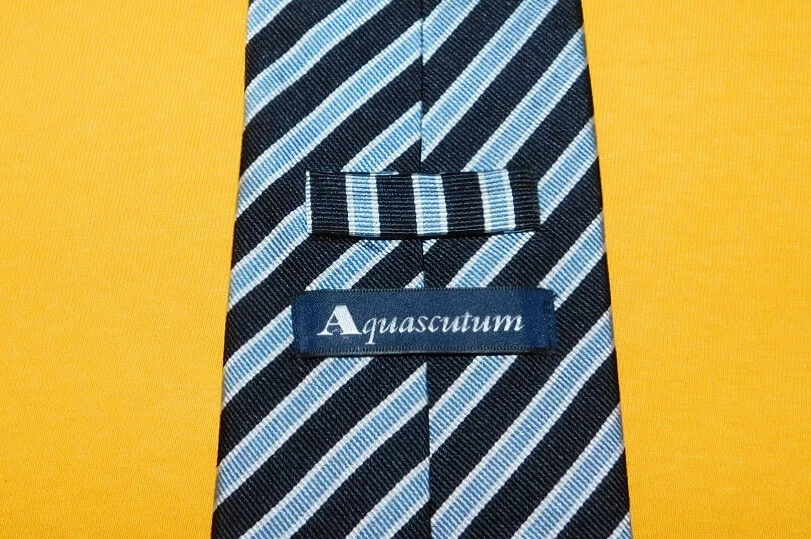 CORBATA A RAYAS HOMBRE AQUASCUTUM HECHA EN INGLATERRA AZUL/AZUL CLARO - CORBATAS - CORBATAS PARA EL CUELLO. Foto 3 de 3