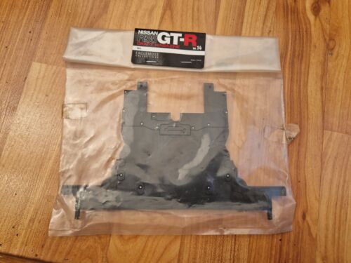 1/8 SCALE EAGLEMOSS BUILD YOUR OWN NISSAN R35 GT-R CAR ISSUE 19 - Picture 1 of 2
