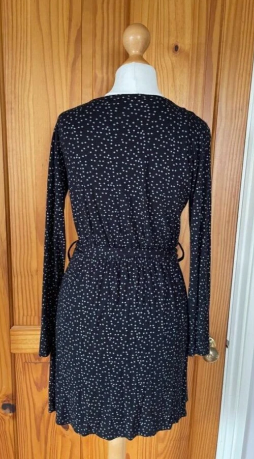 Boohoo Size 8 Black Jersey Star Pattern Long Sleeve Wrap Dress - Image 4 of 4
