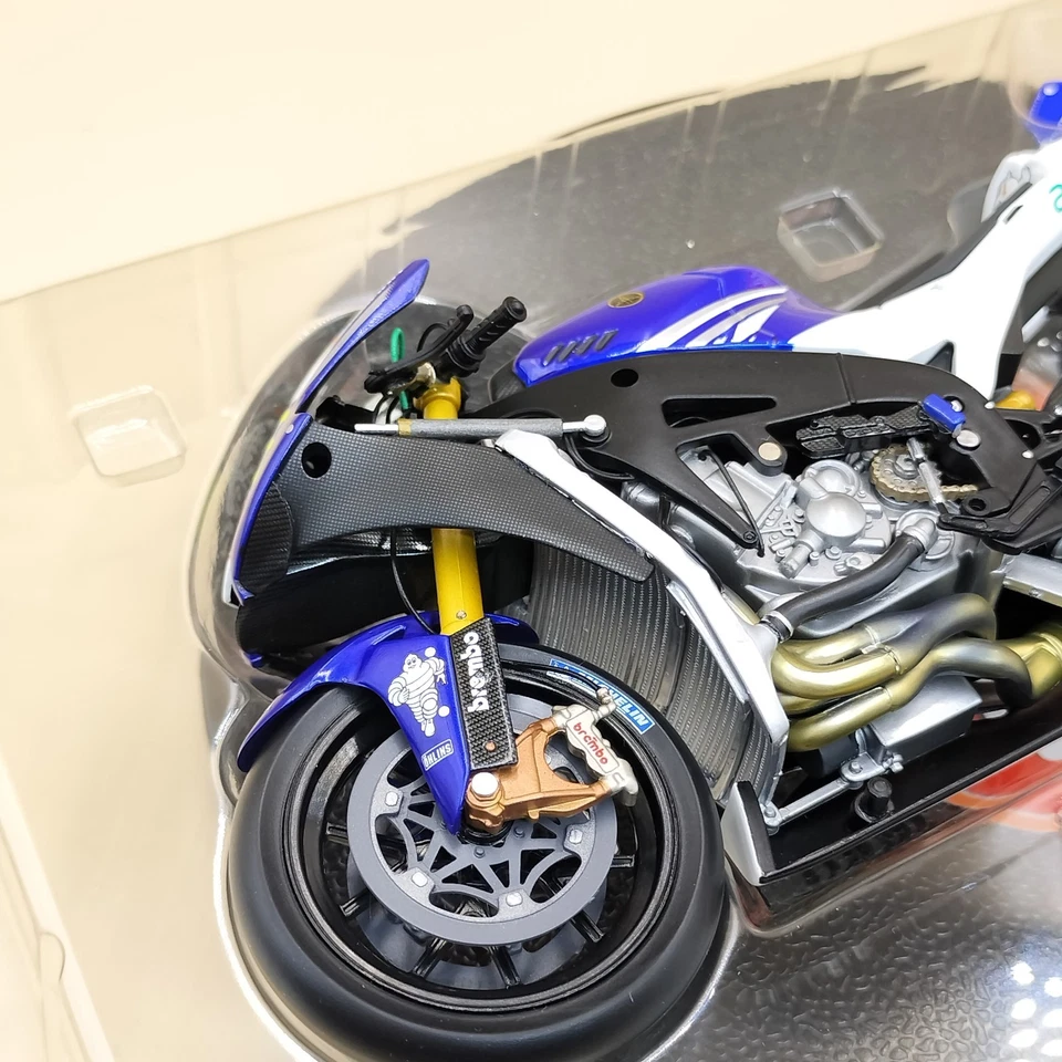 MINICHAMPS 1/12 Yamaha YZR-M1 FIAT Valentino Rossi #46 MotoGP 2007 122073046 - Image 4 of 4