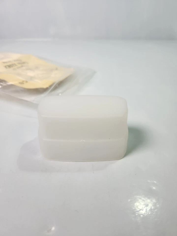 Sto-Fen Omni Bounce EU Flash Diffuser For Canon 320EX Flash Head - Image 4 of 4