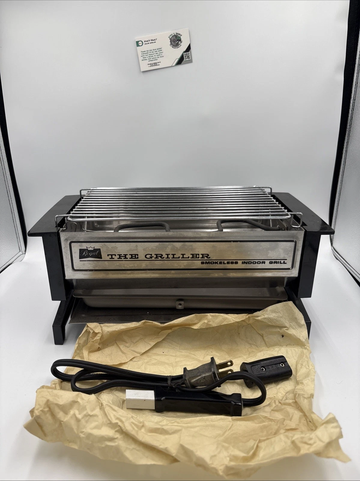 REGAL WARE Vintage 'The Griller' Smokeless Indoor Electric Mini Grill Model 6705
Opens in a new wind