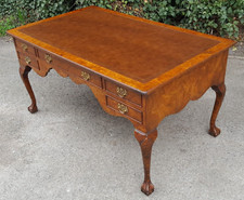 GEORGIAN BURR WALNUT LIBRARY DESK