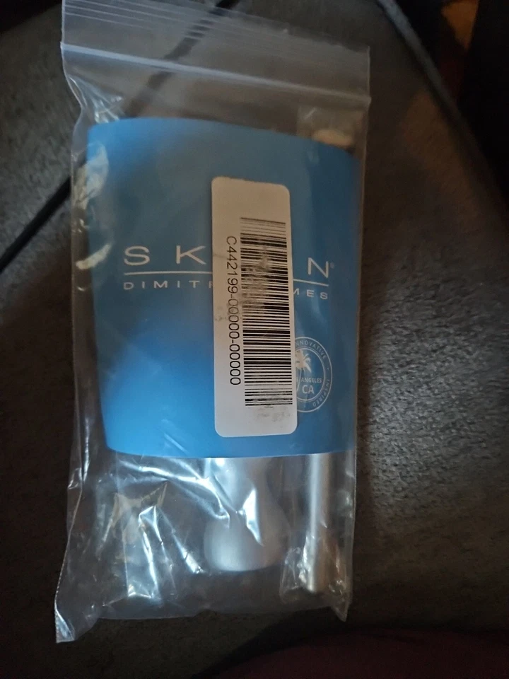Base/corrector de aerógrafo Skinn Cosmetics juego de brochas nuevo, sellado de fábrica  Foto 2 de 3
