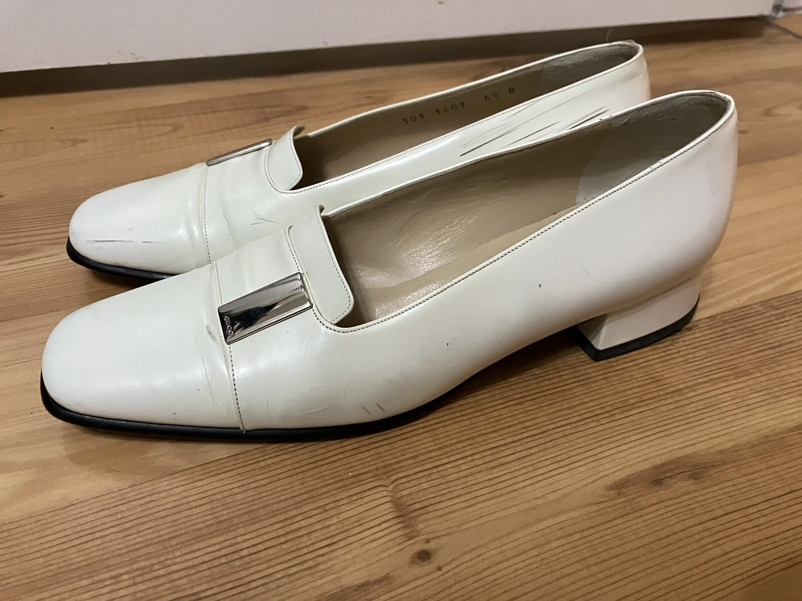 Chaussures à talons bas vintage Gucci Scarps Bass série # 101 1407 pointure 6,5B ivoire