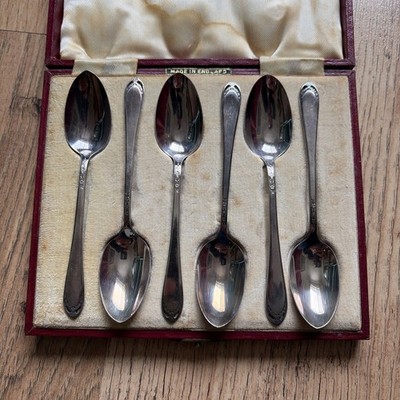 Set mit 6 versilberten Teelöffeln in Schachtel von Rogers Bros. Vintage 1847 IS