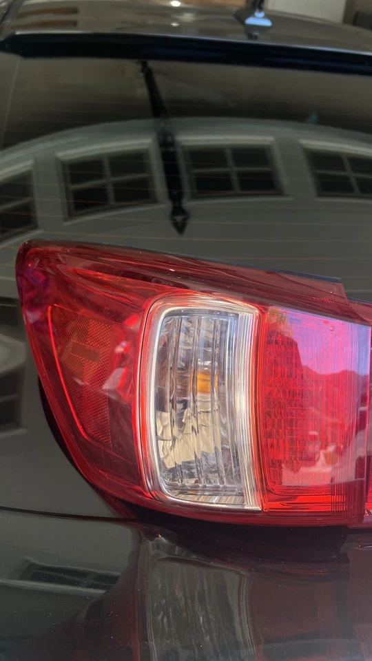 2011-2013 雷克萨斯 IS350/IS250 原始设备制造商尾灯-一对-状况良好-正品雷克萨斯 — 第 3/4 张图片