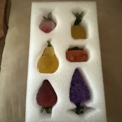 A Set Of  6  Crystal Fruits/grapes/pineapple/strawberry/pear/peach/persimmon