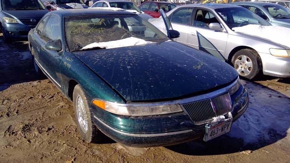 (LOCAL PICKUP ONLY) Hood Fits 93-96 LINCOLN MARK SERIES 3978487 - Image 2 of 4