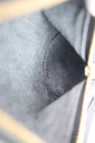 Excellent condition LV Louis Vuitton Soufflot Medium Satched Black Epi Leather - Picture 21 of 23