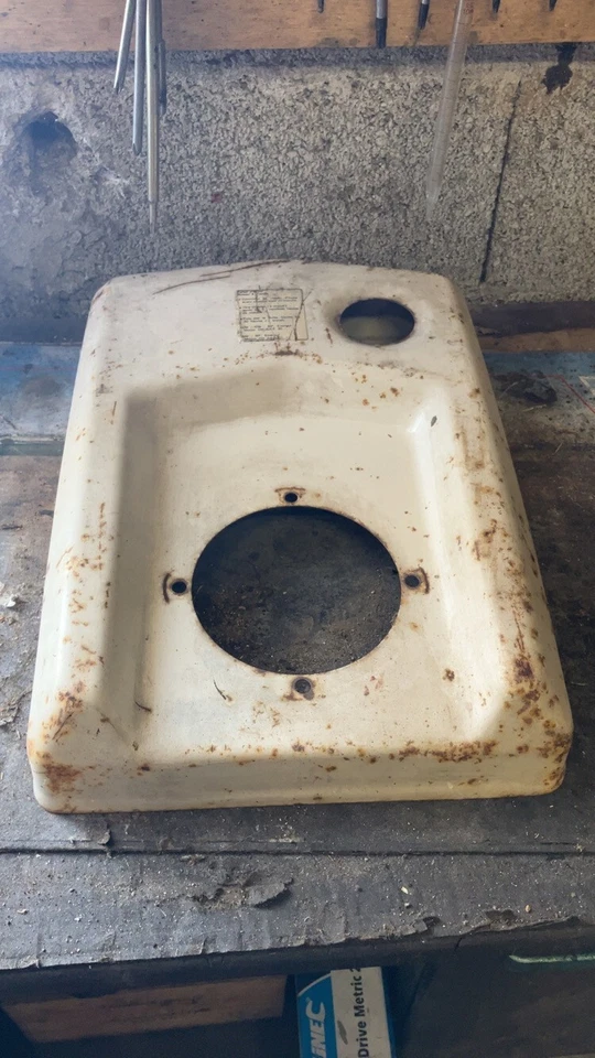 Capot moteur MOTOSTANDARD/GUTBROD - Photo 4/4