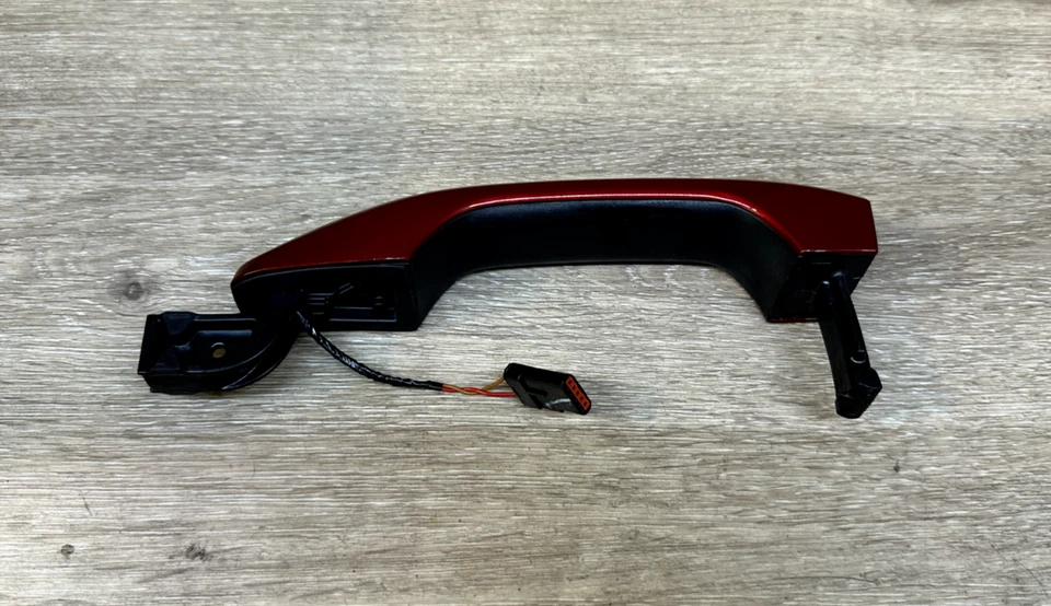 GMC Yukon 2019-2024 manija de puerta exterior con botón de bloqueo OEM PN# 9400-3390 Foto 3 de 4