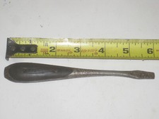 Vintage Wood Handle Flat Head Screwdriver &ldquo;Perfect&rdquo; Handle 6&rdquo;