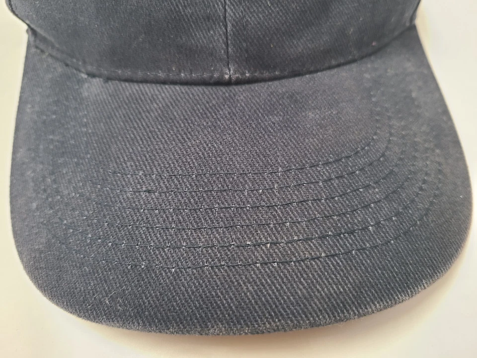 De colección UConn Huskies 2004 NCAA Final Four Gorra Ajustable Papá Hombres Mujeres Azul Foto 3 de 4