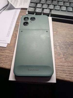 Fairphone 6 256 GB grün Bundle mit Case und Fingerloop