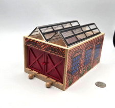 Thomas  Friends Wooden Railway Train Tank - Double Engine Shed - GUC - 2000