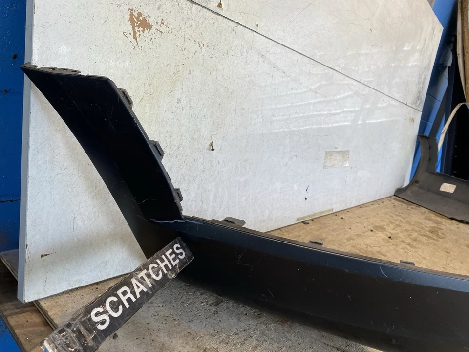 Cubierta de parachoques trasero OEM 2016 2017 2018 2019 2020 Volvo V90 Cross Country Foto 2 de 4