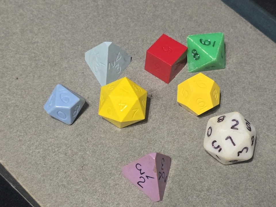 Vintage TSR D&D Dice Set 70s 80s Gamescience Hand Inked Opaque Factory Error D6 - Image 4 of 4