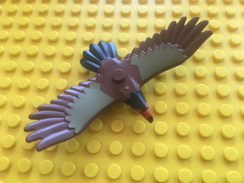 LEGO Águila Marrón Rojizo, Plumas de Cabeza y Cola Rojo y Negro, Parte Alas Bronceadas Oscuras - Imagen 6 de 6