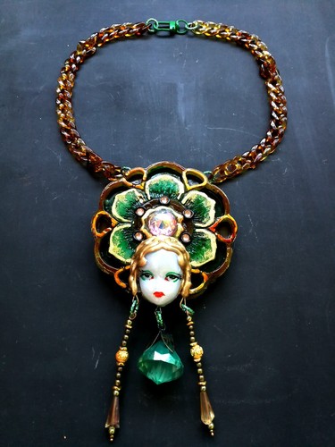 Art Deco Nouveau Belle Epoque Jewellery Pendant Jewelry Mnadala Doll Head Flower - Picture 8 of 24