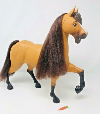 spirit horse deluxe feeding set