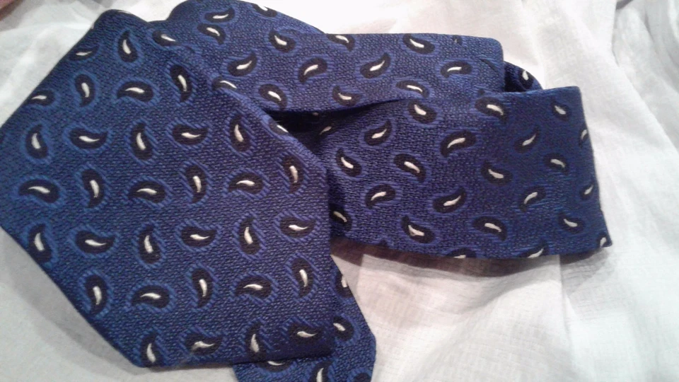 Corbata de seda CESARE ATTOLINI hecha a mano en Italia Foto 3 de 3