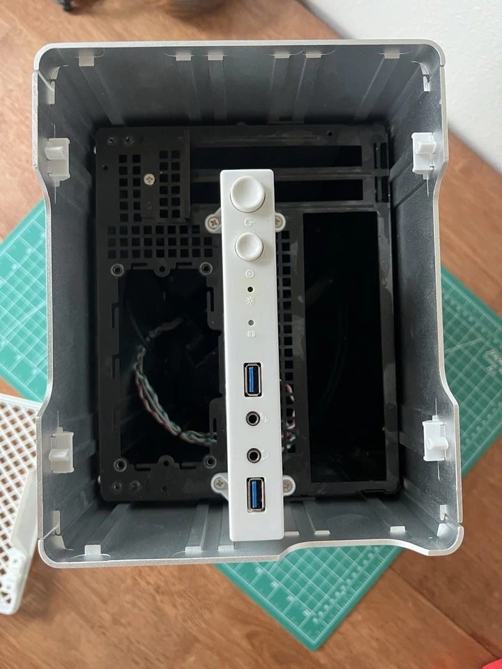 Silverstone Fortress FT03S-Mini Desktop Computer Case Tower - Image 4 of 4