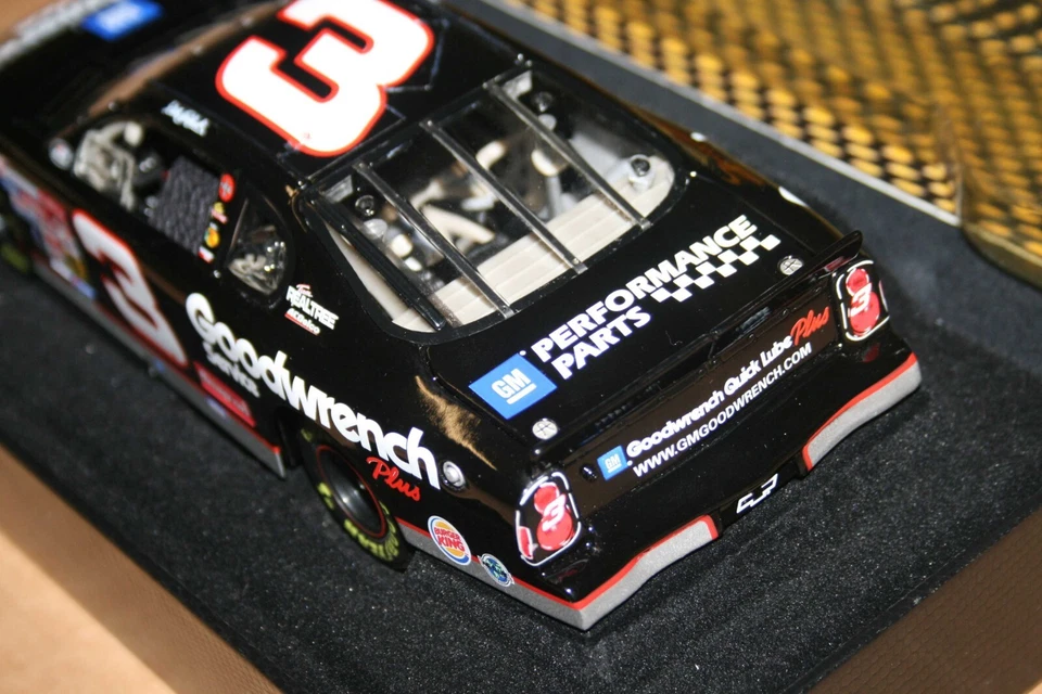 1/24 ELITE 2000 CHEVROLET MONTE CARLO DALE EARNHARDT  ACTION - Immagine 2 di 4