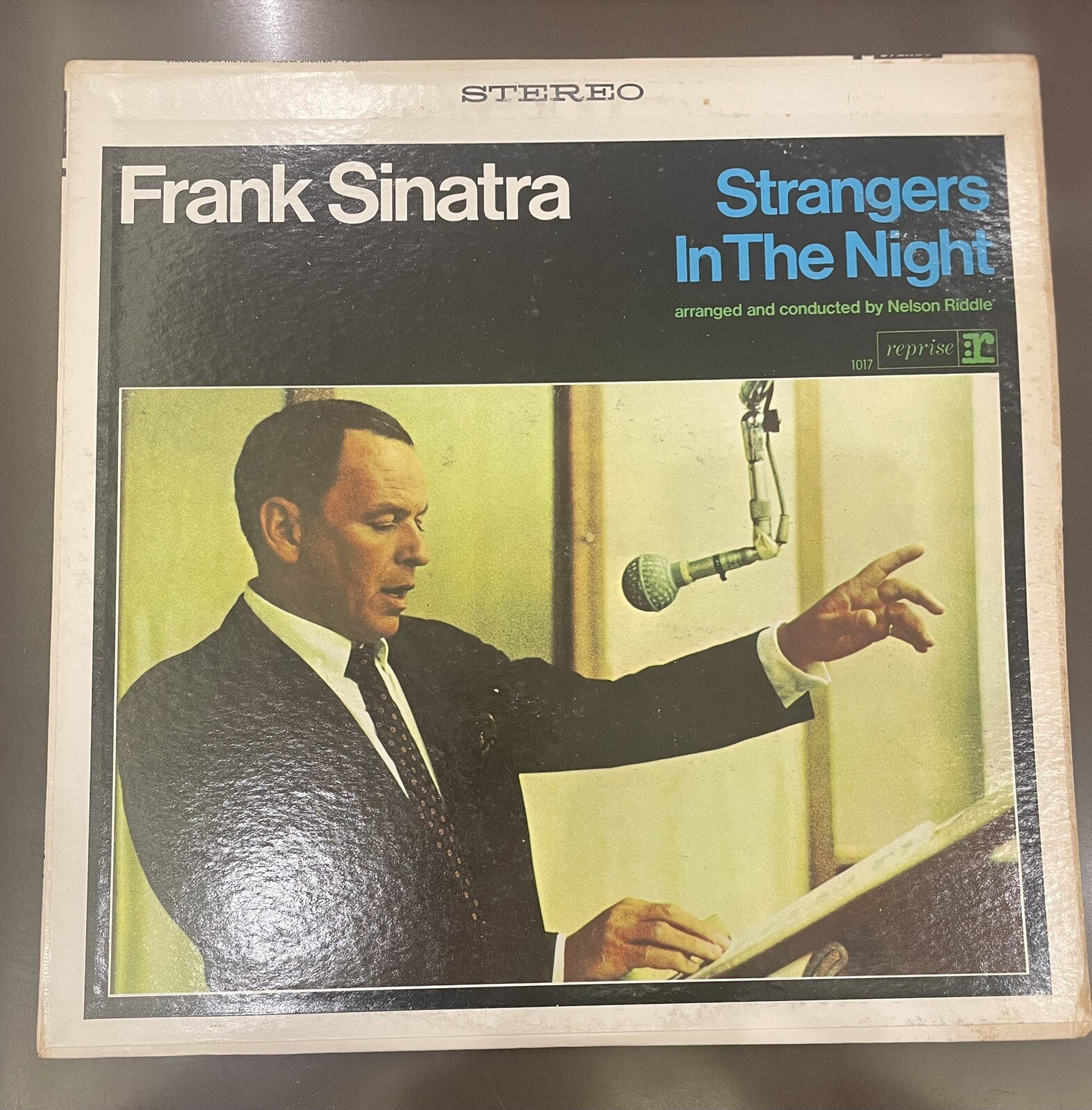 Frank Sinatra - Strangers In The Night, Reprise 1966 FS-1017 Vinyl 12'' VG+