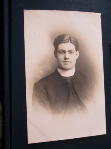 Postal de Rev o Vicar (Watson's Studio, Anlaby Rd, Hull sin publicar) - Imagen 1 de 3