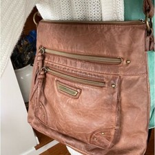Stone Mountain USA brown leather purse. Great condition inside and out 