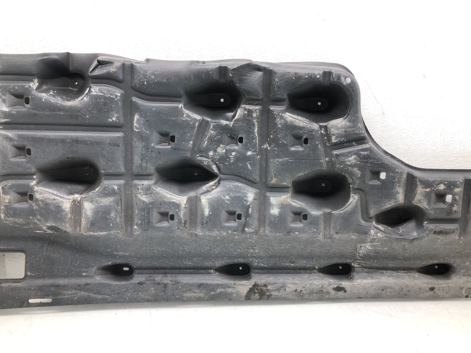 2017-2020 MASERATI LEVANTE LEFT DRIVER UNDERBODY SPLASH SHIELD COVER OEM. #NOTES