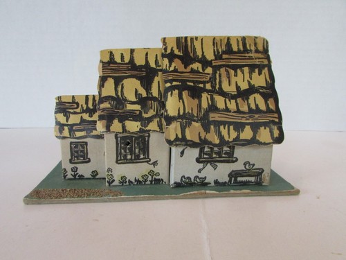 Vtg Cardboard Thatched Roof Cottage O Scale 4"H x 5.75"L PR - Picture 3 of 4