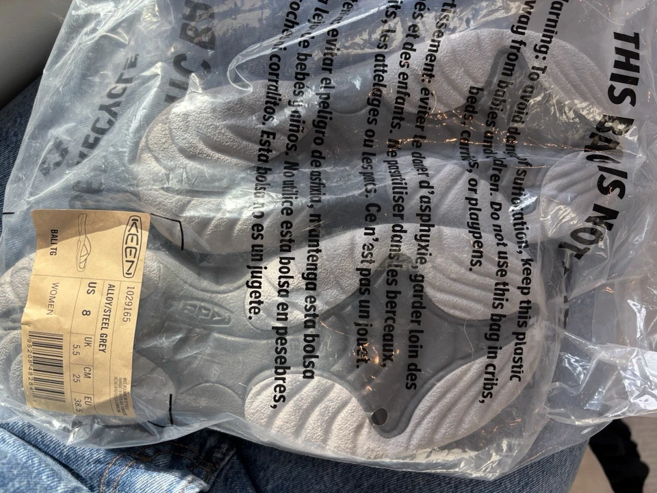 Sandalias KEEN Mujer Talla 8 Gris Correa Cruzada Slides Nuevas Foto 3 de 3