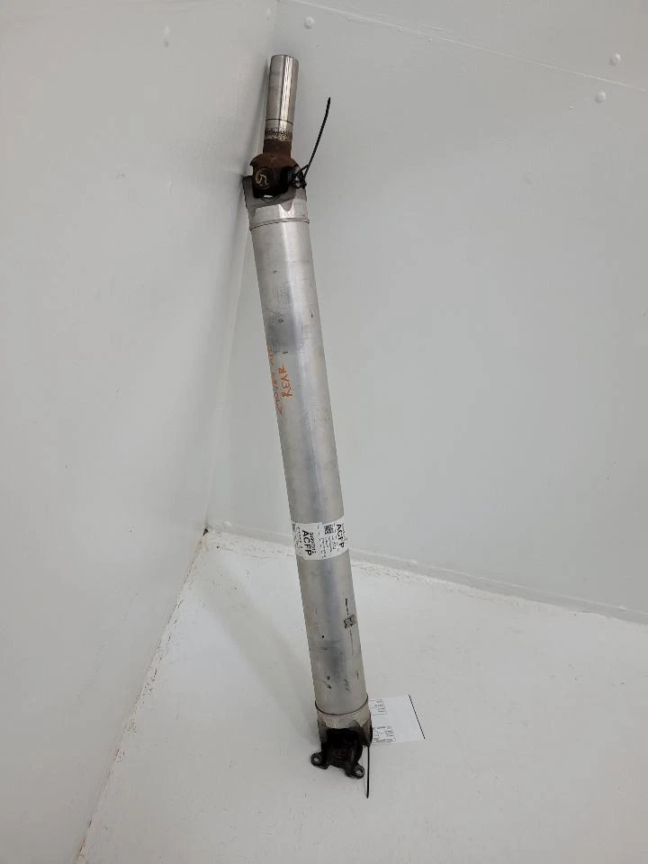 2021 2022 2023 2024 2025 CHEVROLET  TAHOE Rear Drive Shaft 4WD  - Image 2 of 4