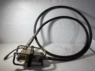 Wyco 992A Concrete Vibrator Motor w/ 13Ft Flex Shaft 12  Long Head Runs Great